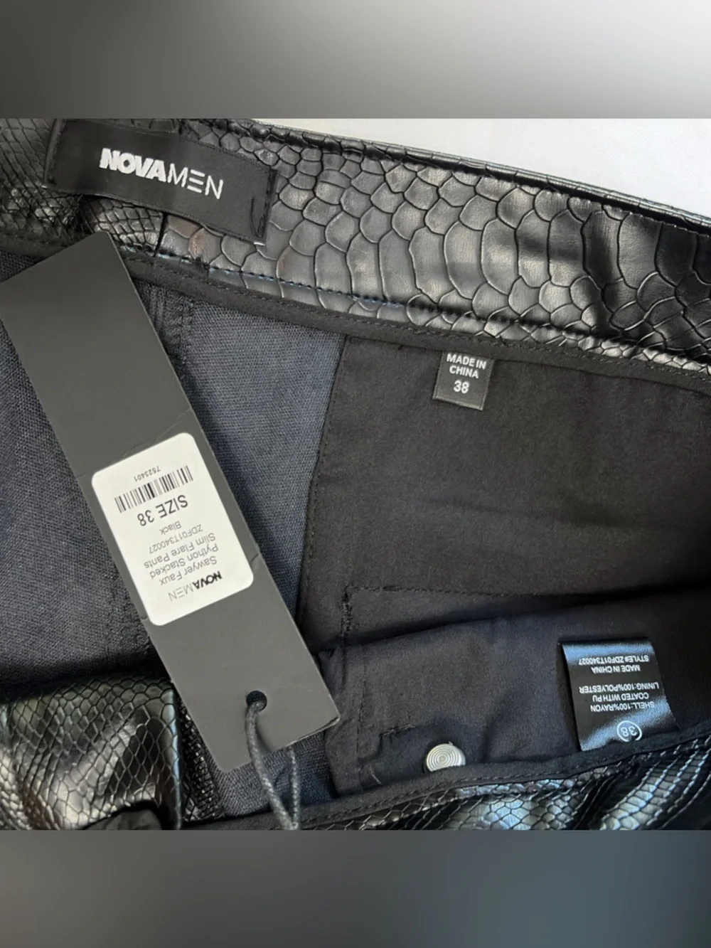 Novamen sleek black